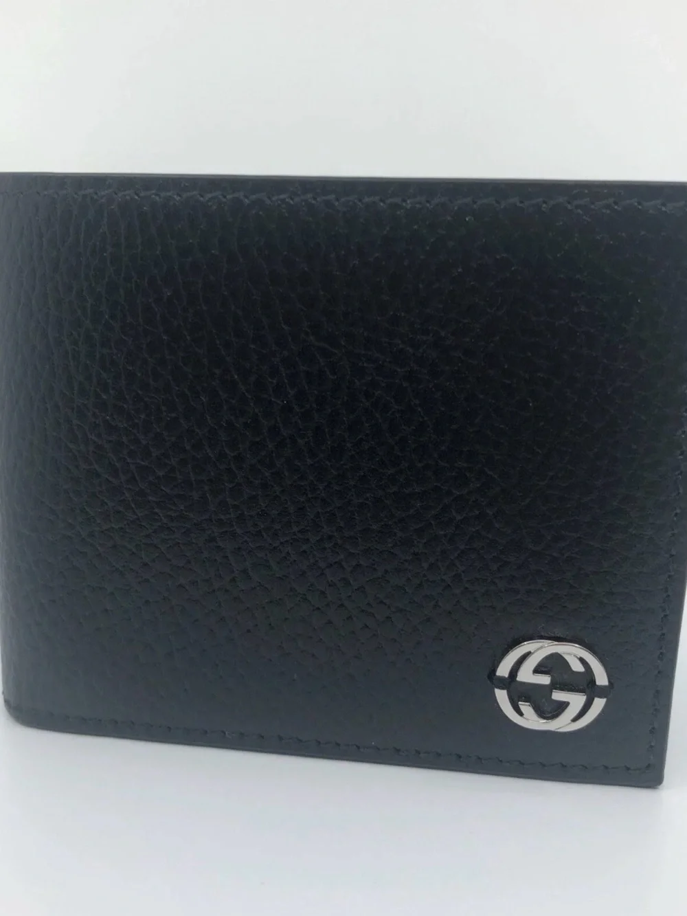Gucci Men's Black Bifold Wallet Solid Logo Accent Credit Card Feature